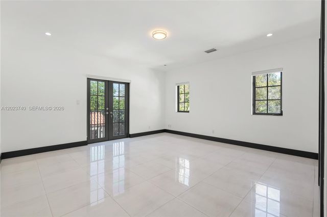519 Alhambra Cir, Coral Gables, FL 33134