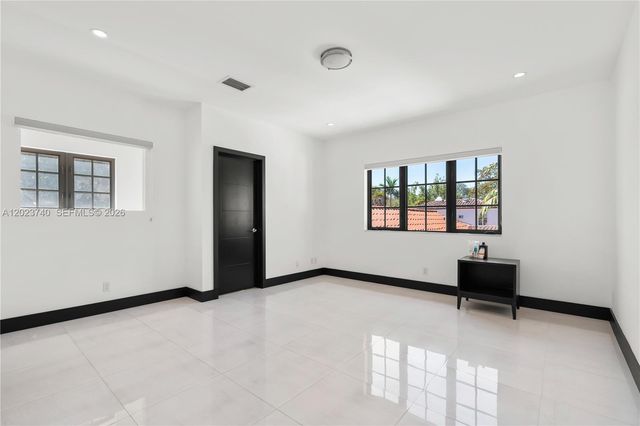 519 Alhambra Cir, Coral Gables, FL 33134