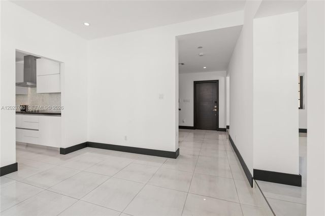 519 Alhambra Cir, Coral Gables, FL 33134