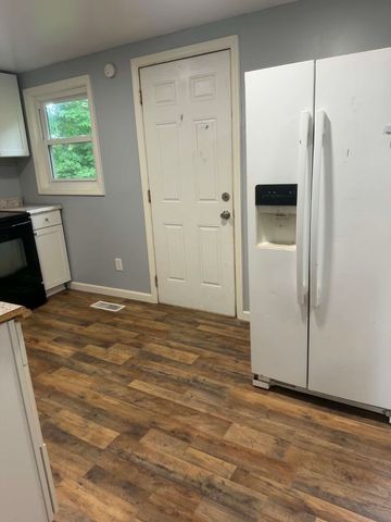 521 Morrow Rd, Huntington, WV 25701
