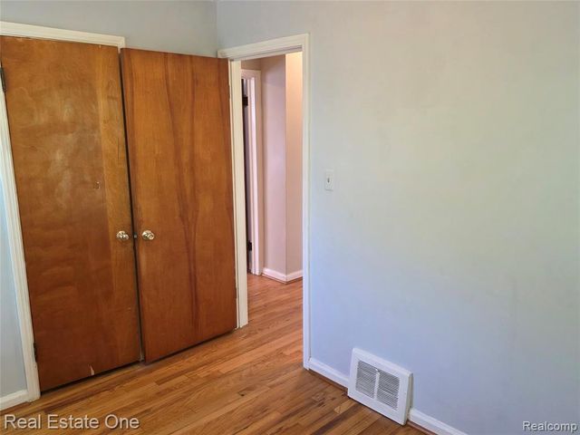 23079 Violet Street, Farmington, MI 48336