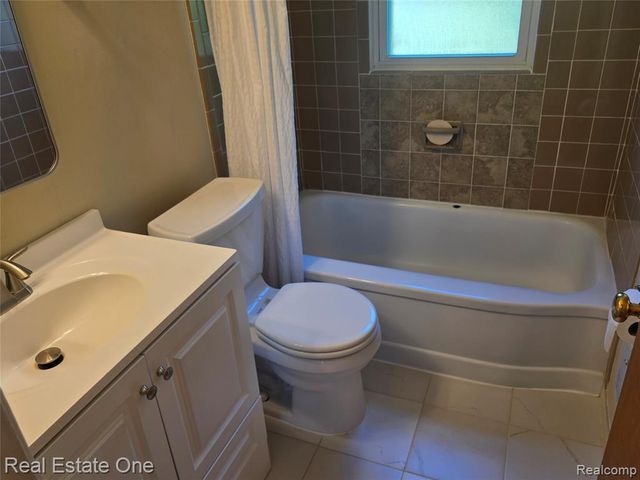 23079 Violet Street, Farmington, MI 48336