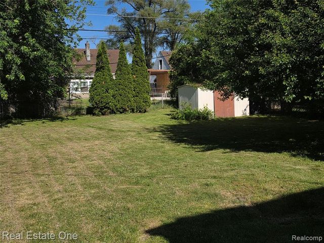 23079 Violet Street, Farmington, MI 48336