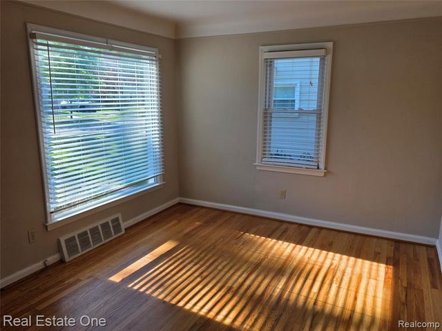 23079 Violet Street, Farmington, MI 48336