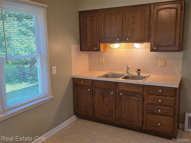 23079 Violet Street, Farmington, MI 48336