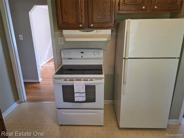 23079 Violet Street, Farmington, MI 48336