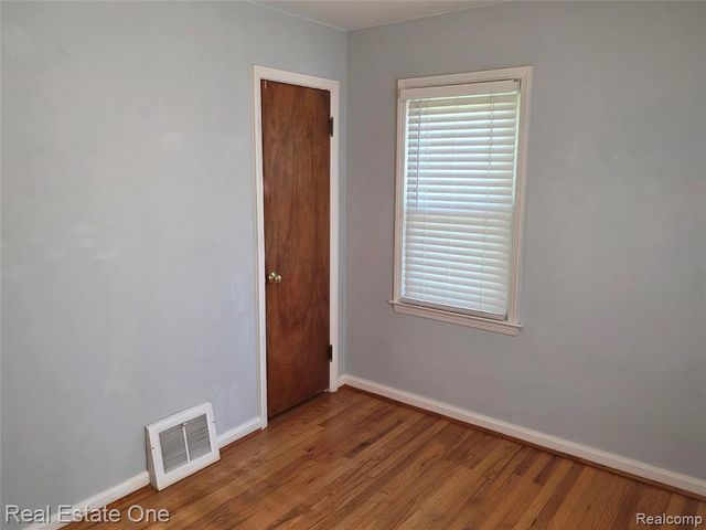 23079 Violet Street, Farmington, MI 48336