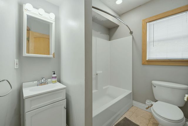 1372 Cramton Avenue NE, Ada, MI 49301