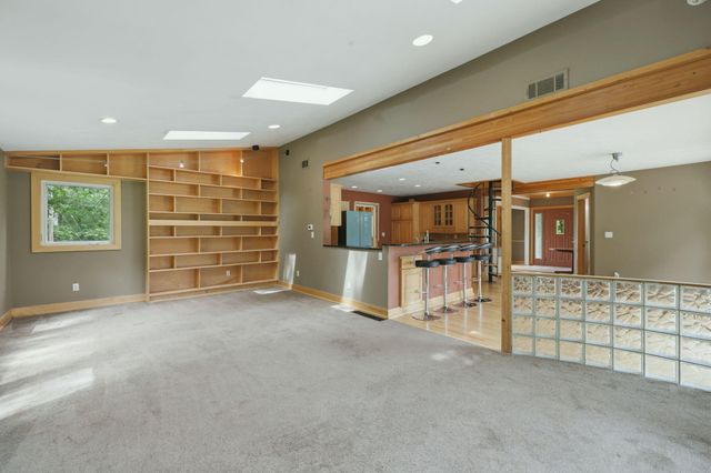 1372 Cramton Avenue NE, Ada, MI 49301