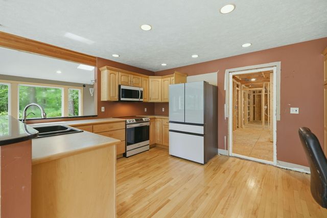 1372 Cramton Avenue NE, Ada, MI 49301