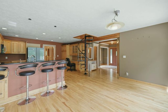 1372 Cramton Avenue NE, Ada, MI 49301