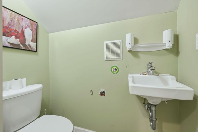 1372 Cramton Avenue NE, Ada, MI 49301