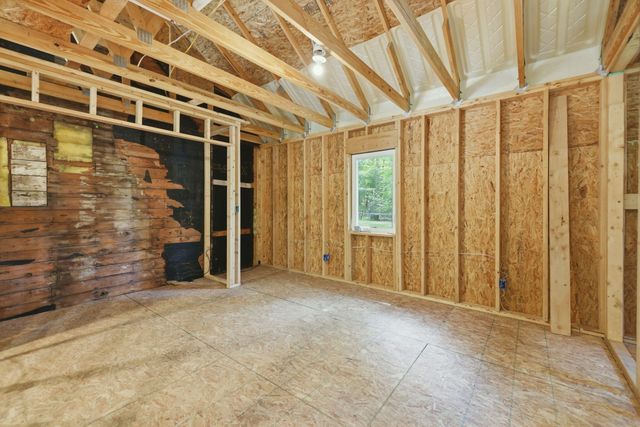 1372 Cramton Avenue NE, Ada, MI 49301