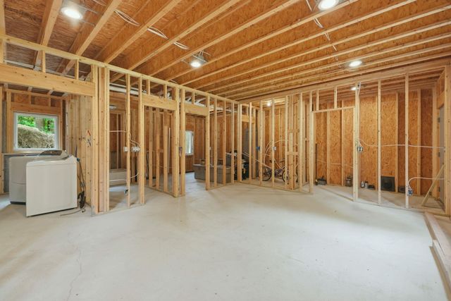 1372 Cramton Avenue NE, Ada, MI 49301