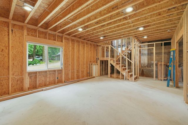1372 Cramton Avenue NE, Ada, MI 49301