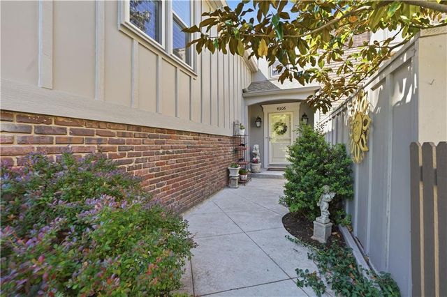 4306 W 111TH Terrace, Leawood, KS 66211