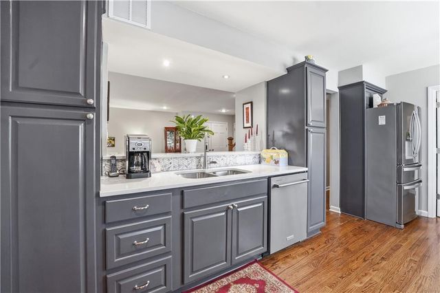 4306 W 111TH Terrace, Leawood, KS 66211
