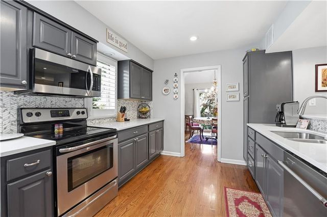 4306 W 111TH Terrace, Leawood, KS 66211