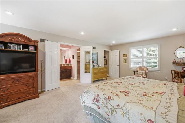 4306 W 111TH Terrace, Leawood, KS 66211