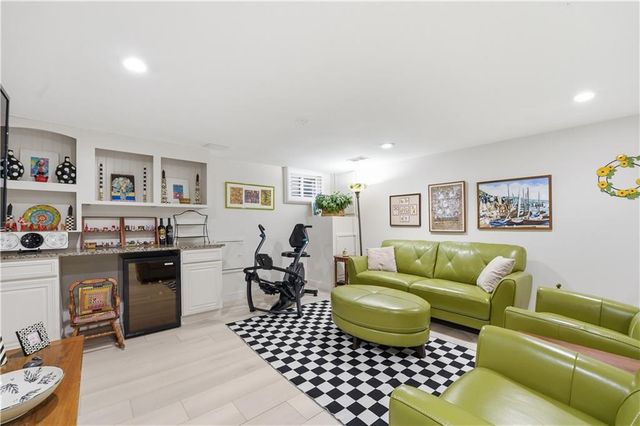 4306 W 111TH Terrace, Leawood, KS 66211