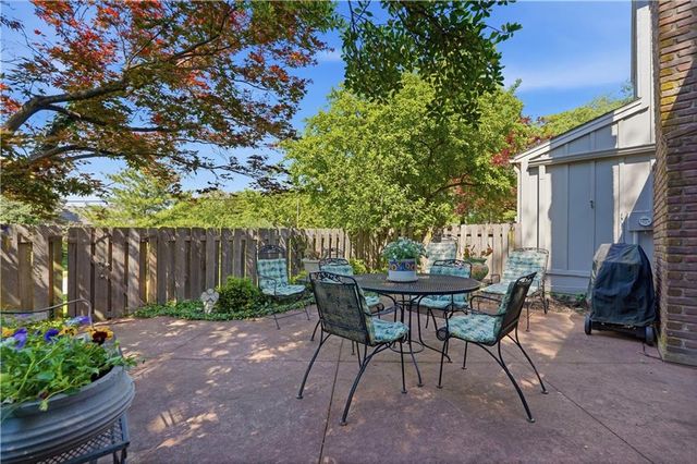4306 W 111TH Terrace, Leawood, KS 66211