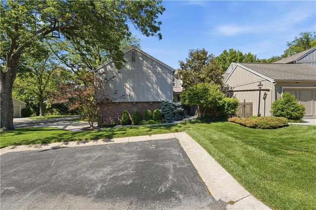 4306 W 111TH Terrace, Leawood, KS 66211