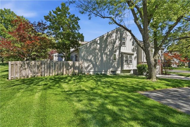 4306 W 111TH Terrace, Leawood, KS 66211