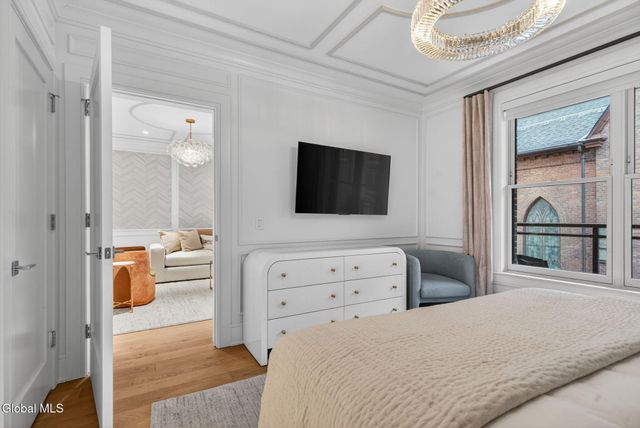 19 Washington Street 454 B3, Saratoga Springs, Inside, NY 12866