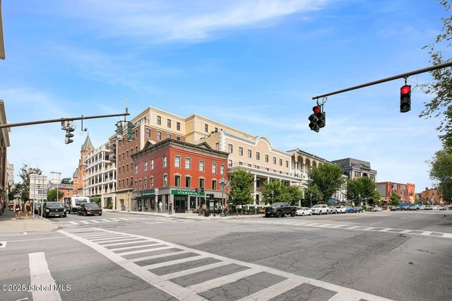 19 Washington Street 454 B3, Saratoga Springs, Inside, NY 12866