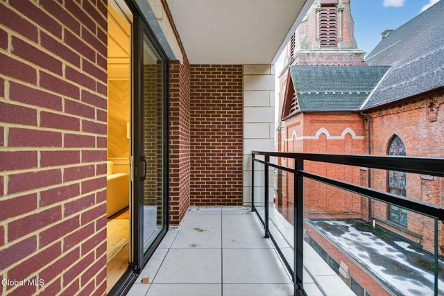 19 Washington Street 454 B3, Saratoga Springs, Inside, NY 12866