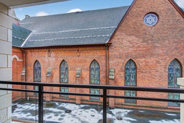 19 Washington Street 454 B3, Saratoga Springs, Inside, NY 12866