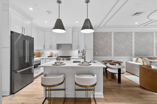 19 Washington Street 454 B3, Saratoga Springs, Inside, NY 12866