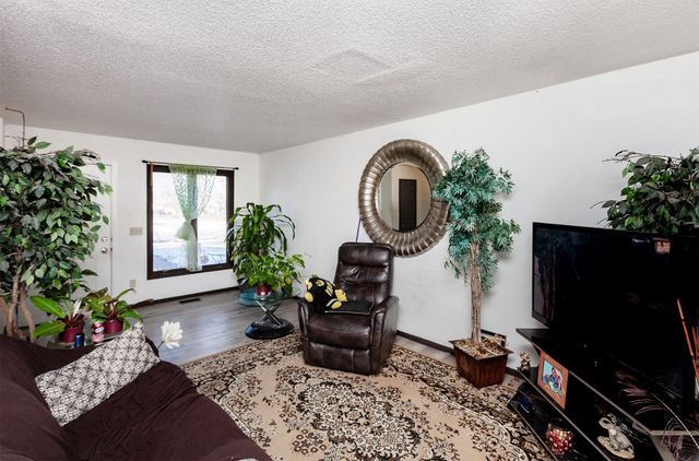 1251 Sampson Street, Des Moines, IA 50316