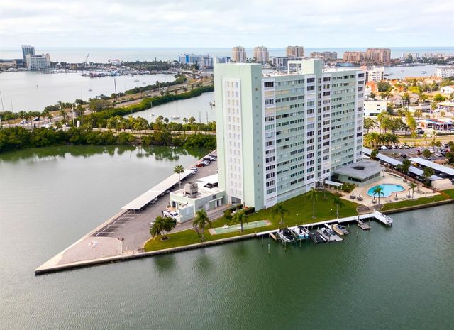 31 ISLAND WAY 703, Clearwater Beach, FL 33767