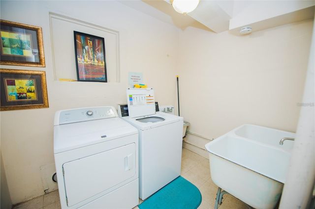 31 ISLAND WAY 703, Clearwater Beach, FL 33767