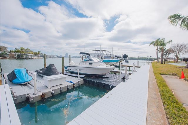 31 ISLAND WAY 703, Clearwater Beach, FL 33767