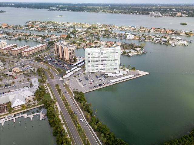 31 ISLAND WAY 703, Clearwater Beach, FL 33767