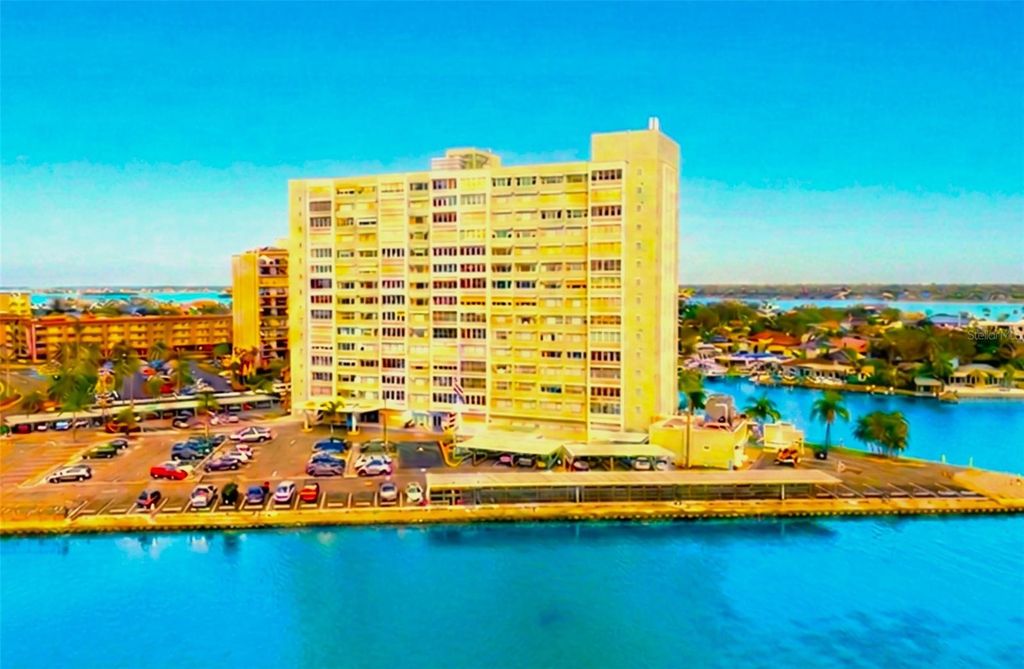 31 ISLAND WAY 703, Clearwater Beach, FL 33767