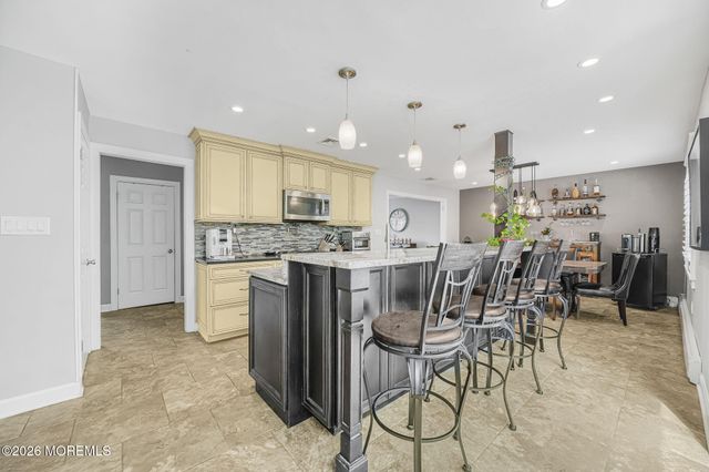 22 Alison Court, Marlboro, NJ 07746