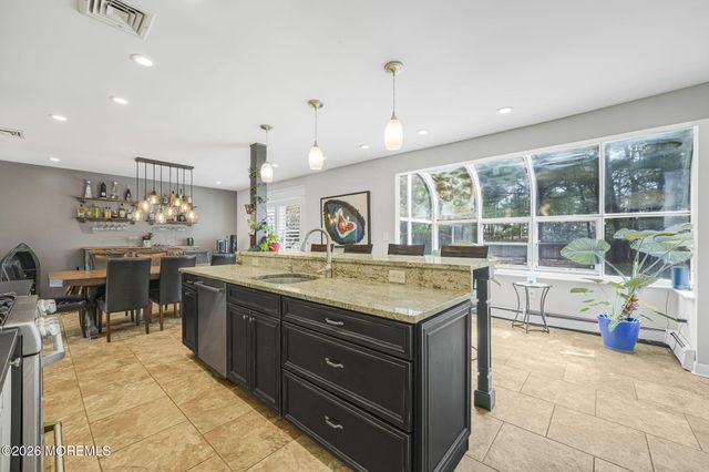 22 Alison Court, Marlboro, NJ 07746