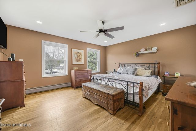 22 Alison Court, Marlboro, NJ 07746