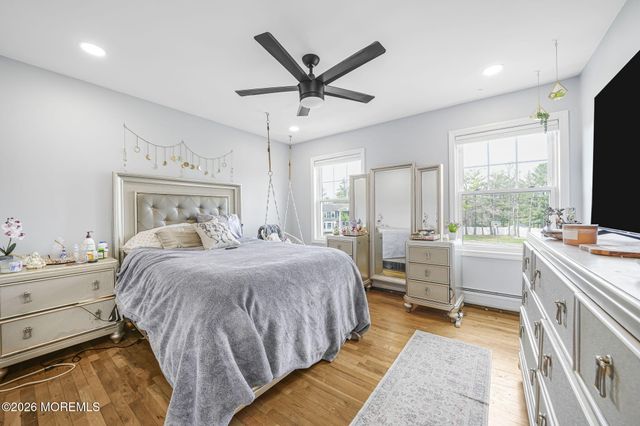 22 Alison Court, Marlboro, NJ 07746