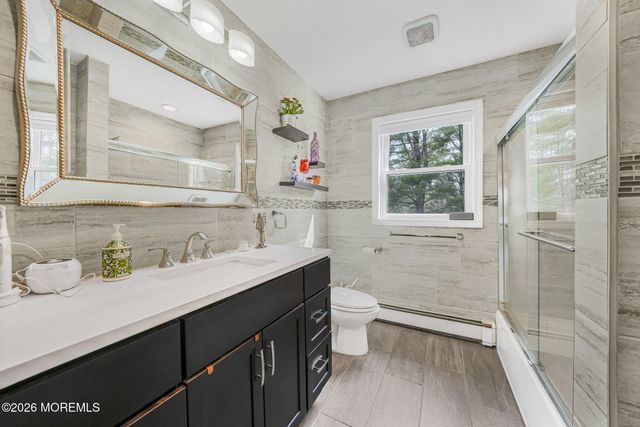 22 Alison Court, Marlboro, NJ 07746