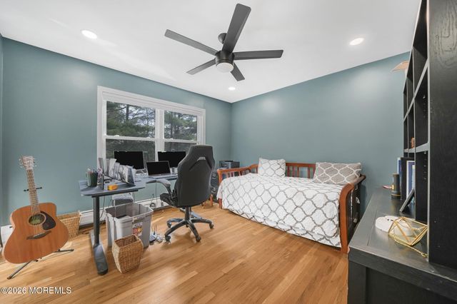 22 Alison Court, Marlboro, NJ 07746
