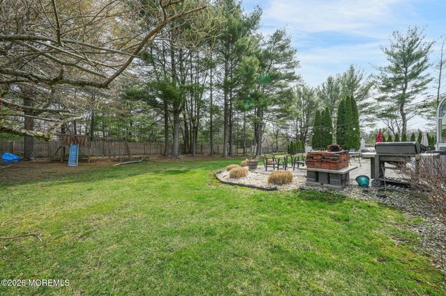 22 Alison Court, Marlboro, NJ 07746