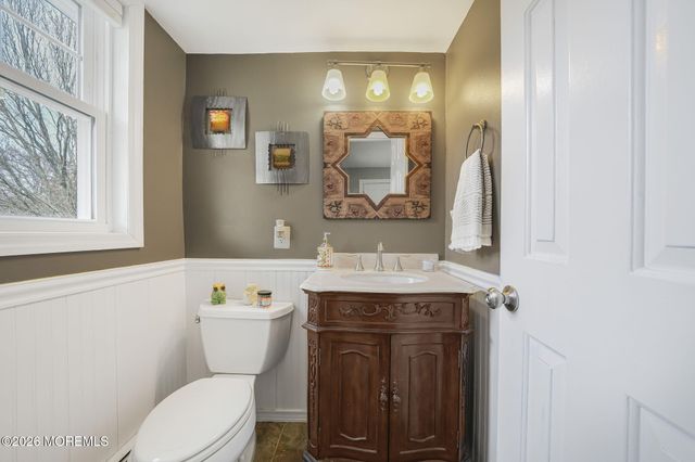 22 Alison Court, Marlboro, NJ 07746