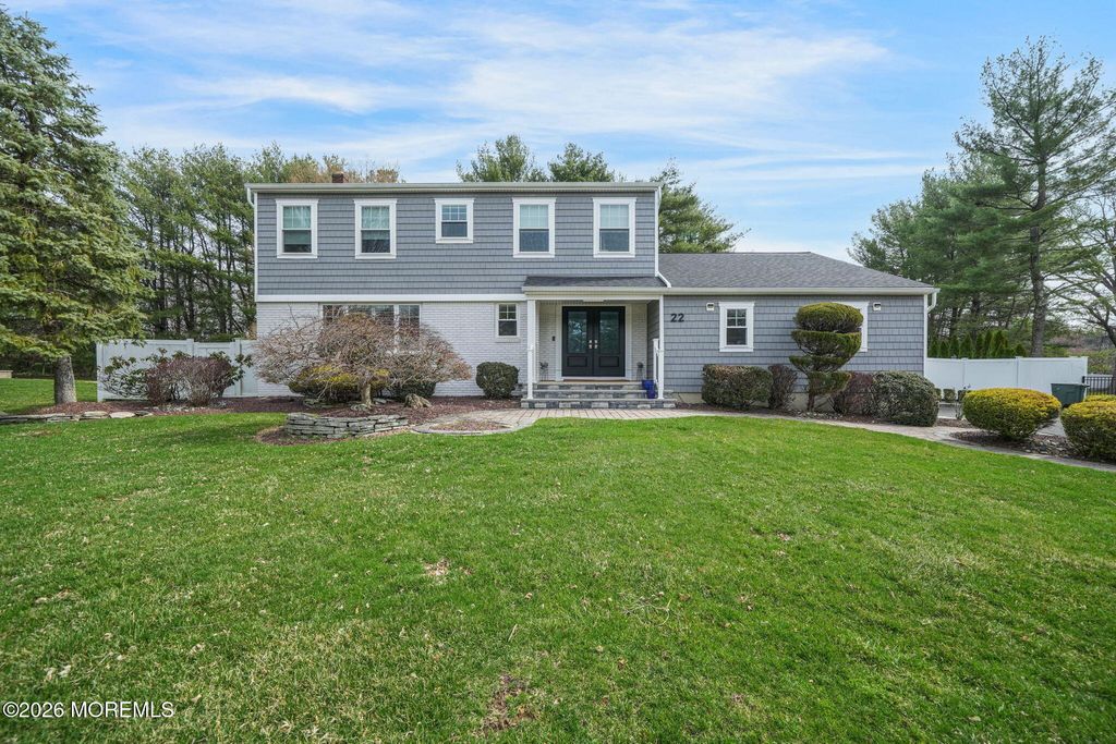 22 Alison Court, Marlboro, NJ 07746