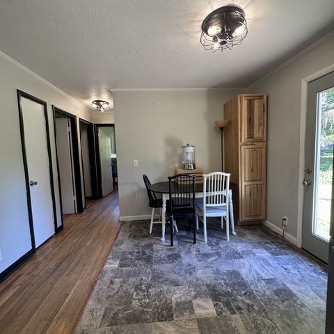 10135 W Oak Dr, Bon Aqua, TN 37025