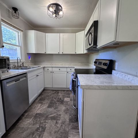10135 W Oak Dr, Bon Aqua, TN 37025
