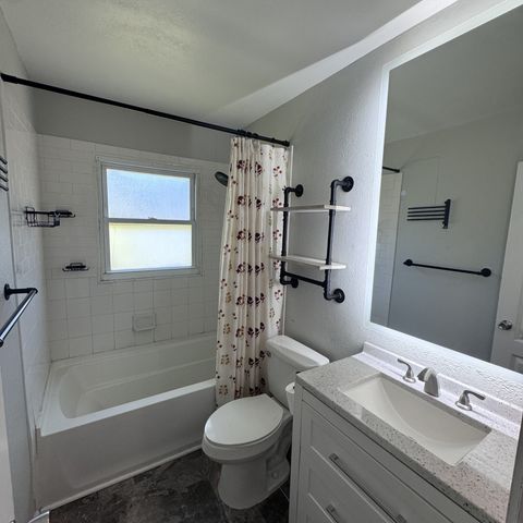 10135 W Oak Dr, Bon Aqua, TN 37025